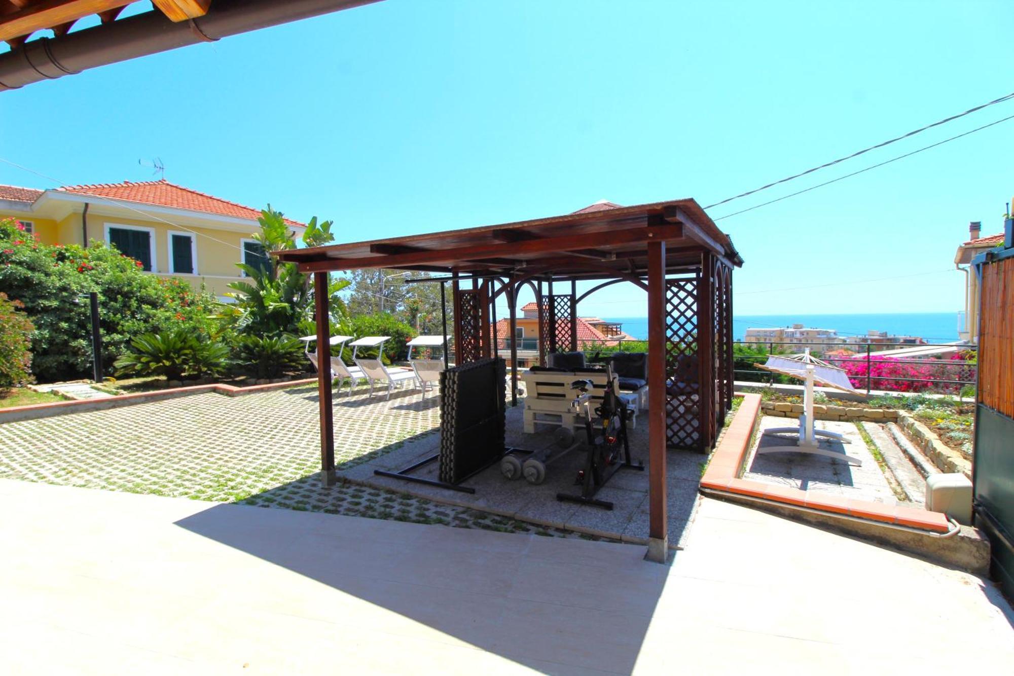 La Pace, Il Sole, Il Mare - Sanremo Casa Indipendente Vista Mare, Posto Auto Privato, Ampio Spazio Esterno Attrezzato, A Pochi Minuti Dalle Spiagge Exterior photo