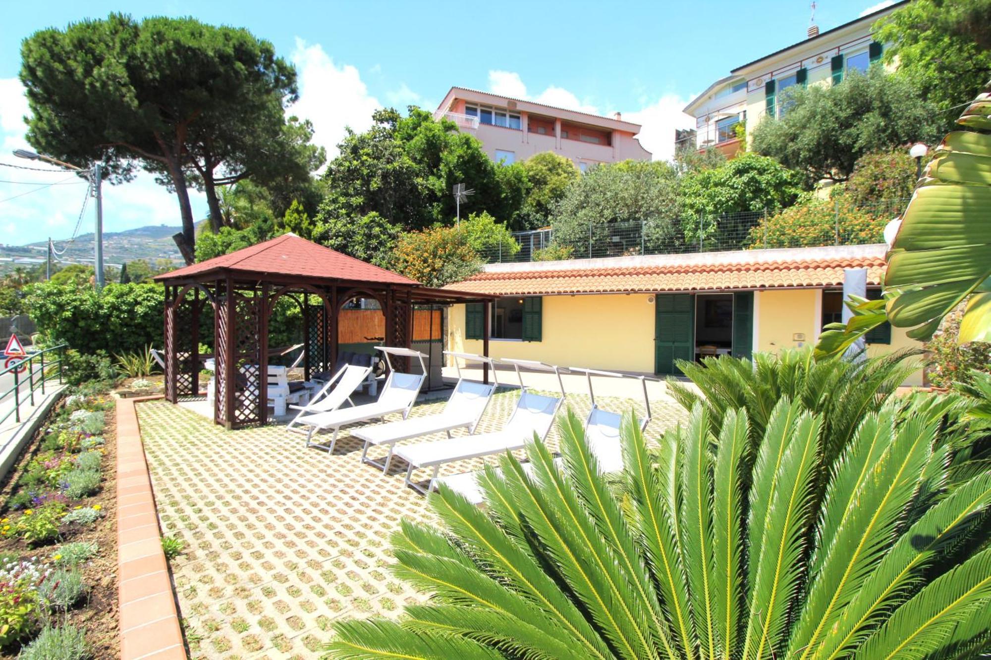 La Pace, Il Sole, Il Mare - Sanremo Casa Indipendente Vista Mare, Posto Auto Privato, Ampio Spazio Esterno Attrezzato, A Pochi Minuti Dalle Spiagge Exterior photo