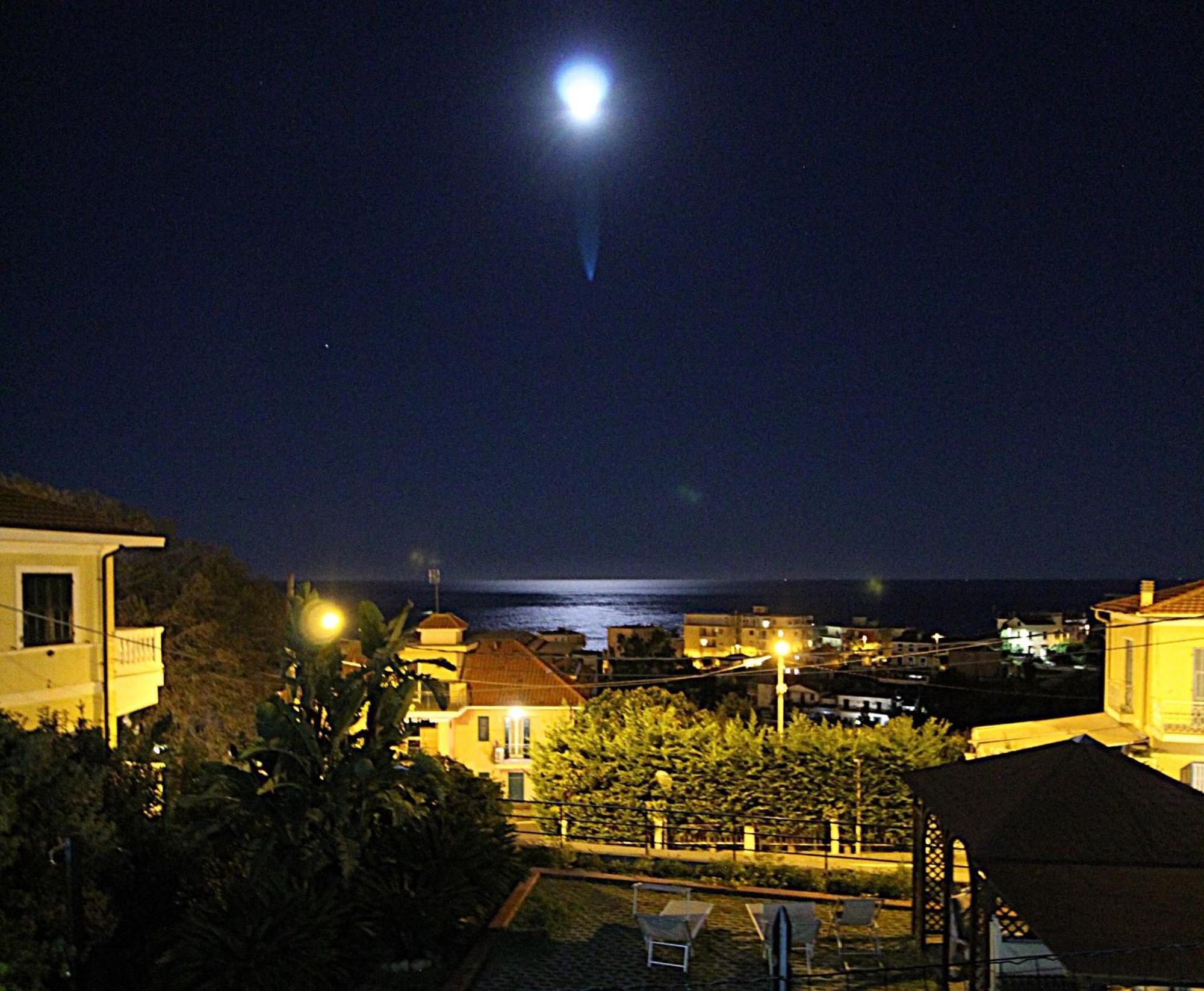 La Pace, Il Sole, Il Mare - Sanremo Casa Indipendente Vista Mare, Posto Auto Privato, Ampio Spazio Esterno Attrezzato, A Pochi Minuti Dalle Spiagge Exterior photo